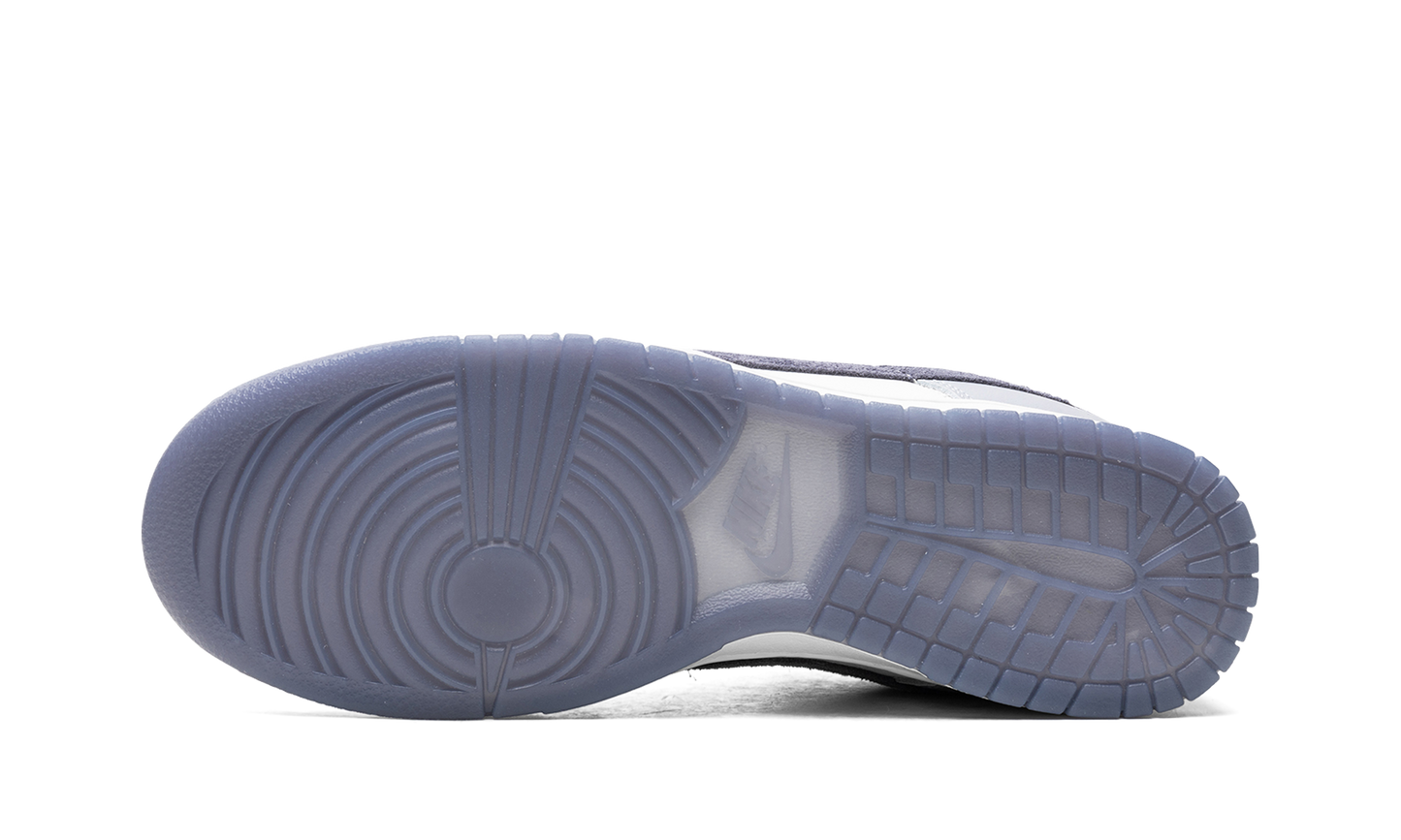 Dunk Low "Light Carbon" FJ4188 100