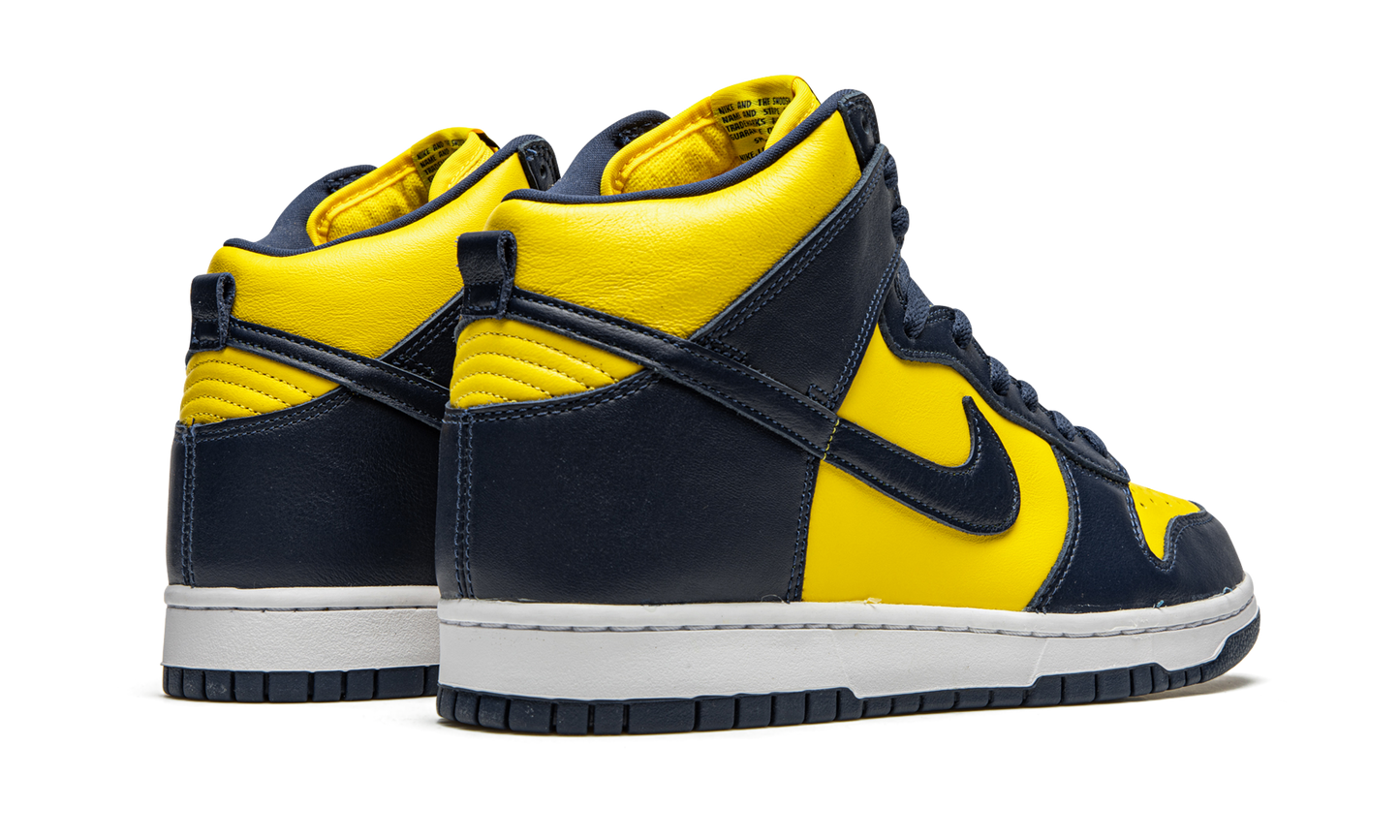 Dunk High SP "Michigan" CZ8149 700