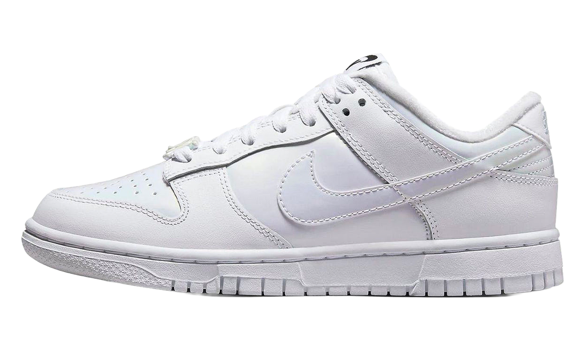 Dunk Low SE WMNS "Just Do It White Iridescent" FD8683 100