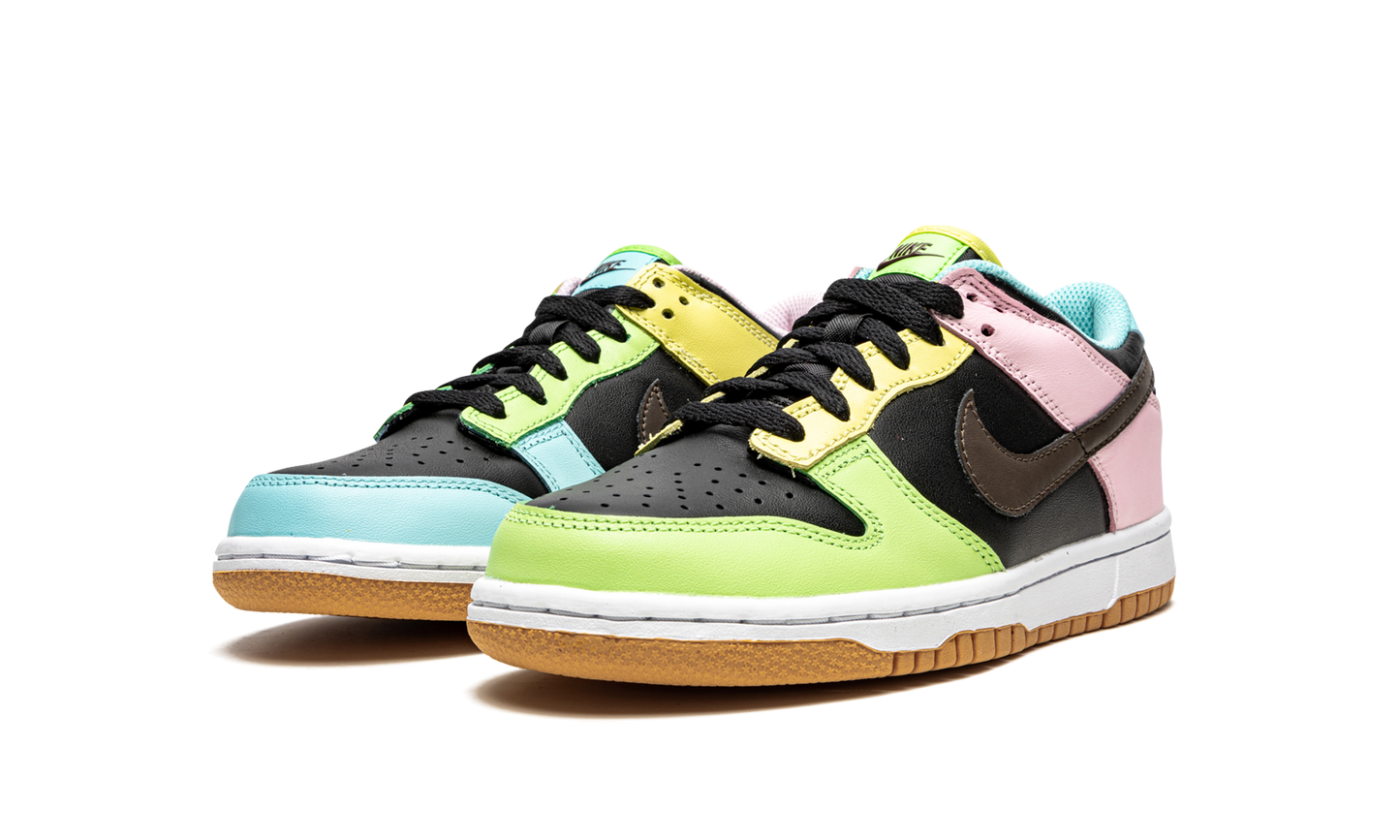 Dunk Low SE GS "Free 99" CZ2496 001