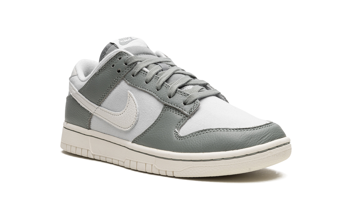 Dunk Low Retro PRM "Mica Green" DV7212 300