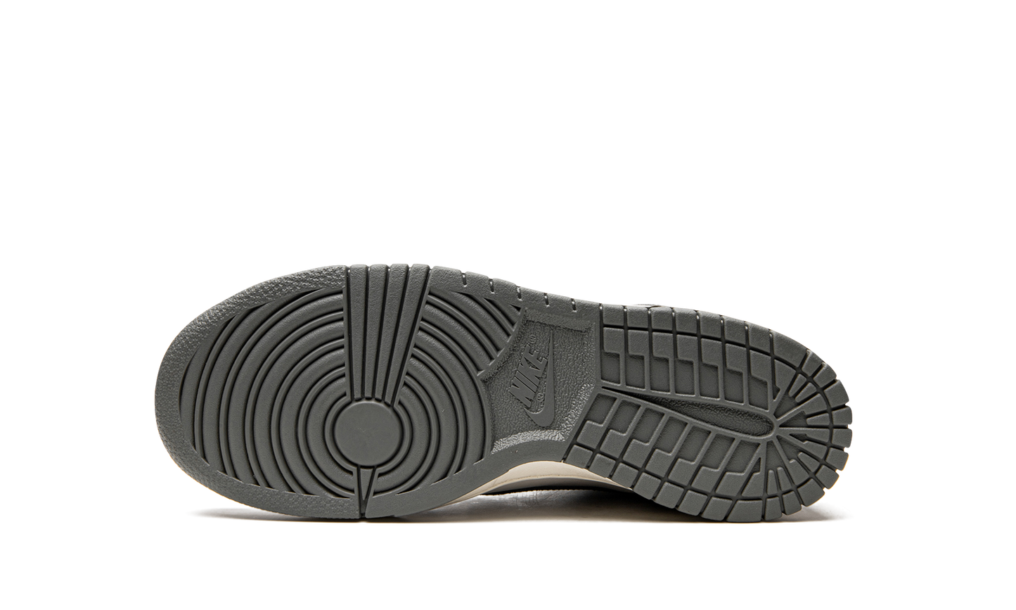 Dunk High SE (GS) "Grey/Sail" DM1028 001