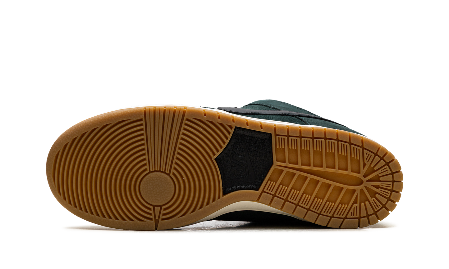 SB Dunk Low Pro "Deep Fir" FJ1674 300