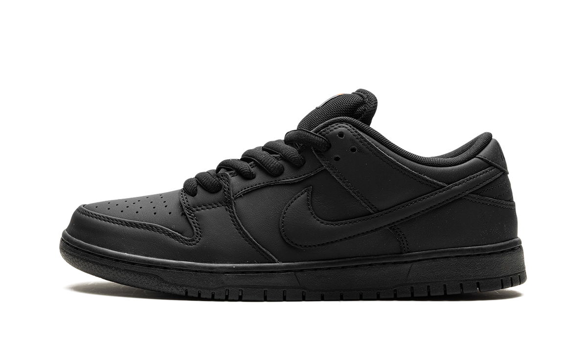 SB Dunk "Triple Black" FJ1674 001