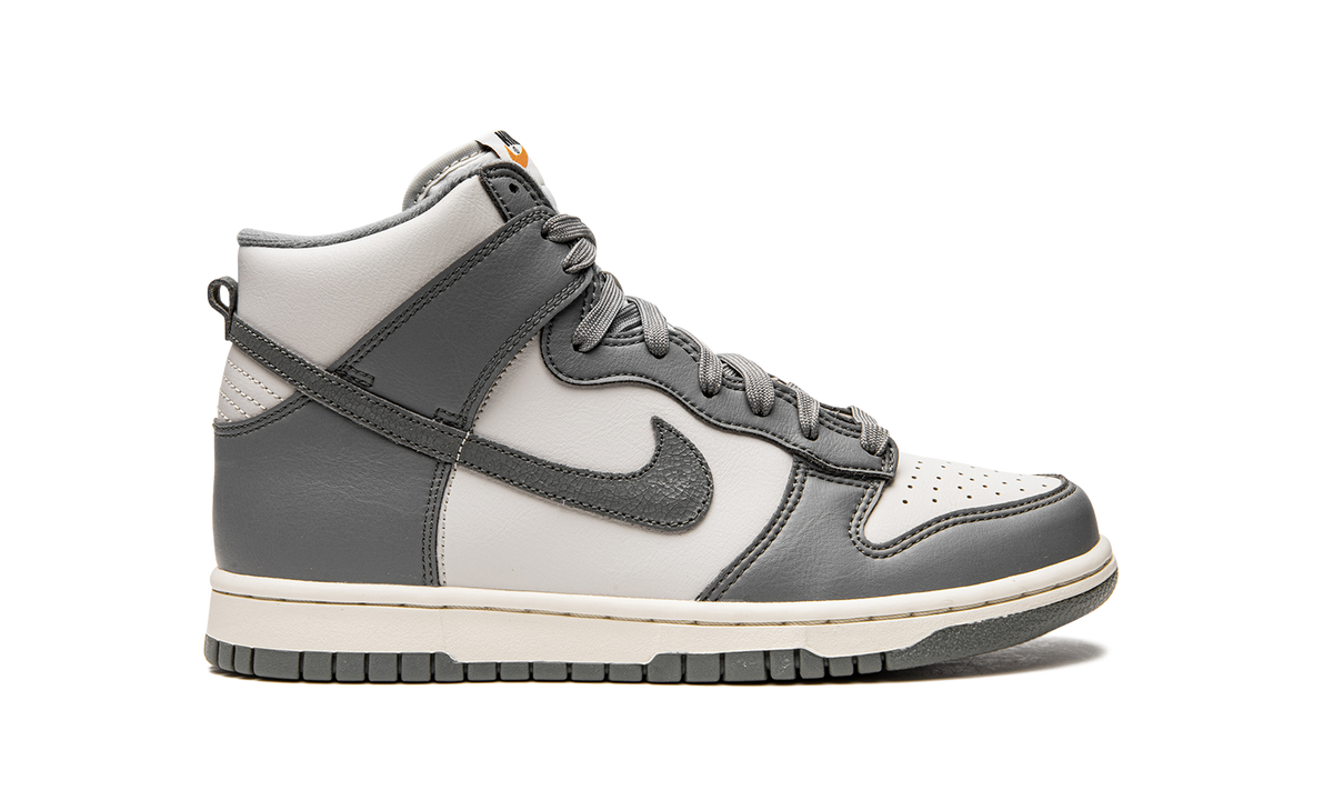 Dunk High SE (GS) "Grey/Sail" DM1028 001