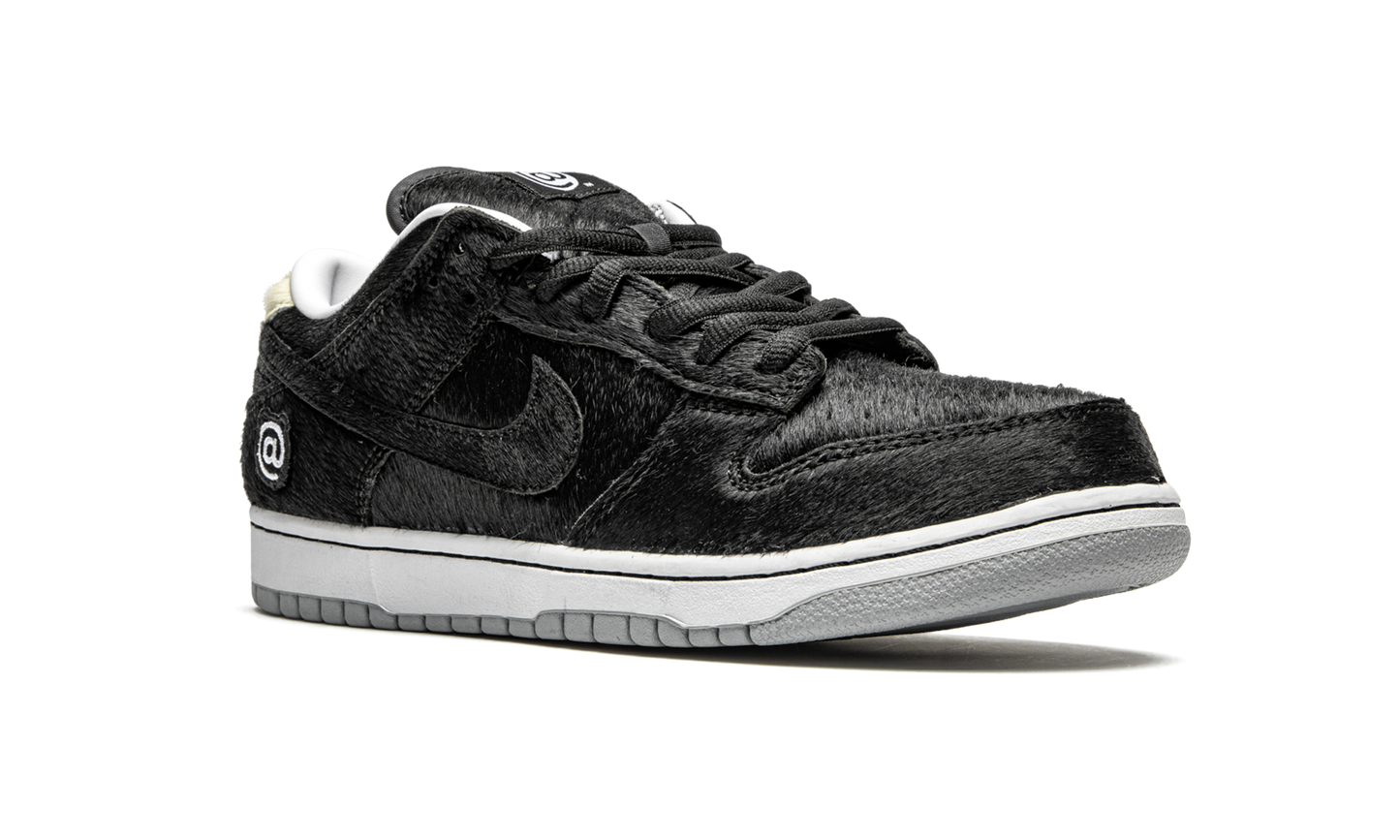 SB Dunk Low "Medicom Toy - BE@RBRICK" CZ5127 001