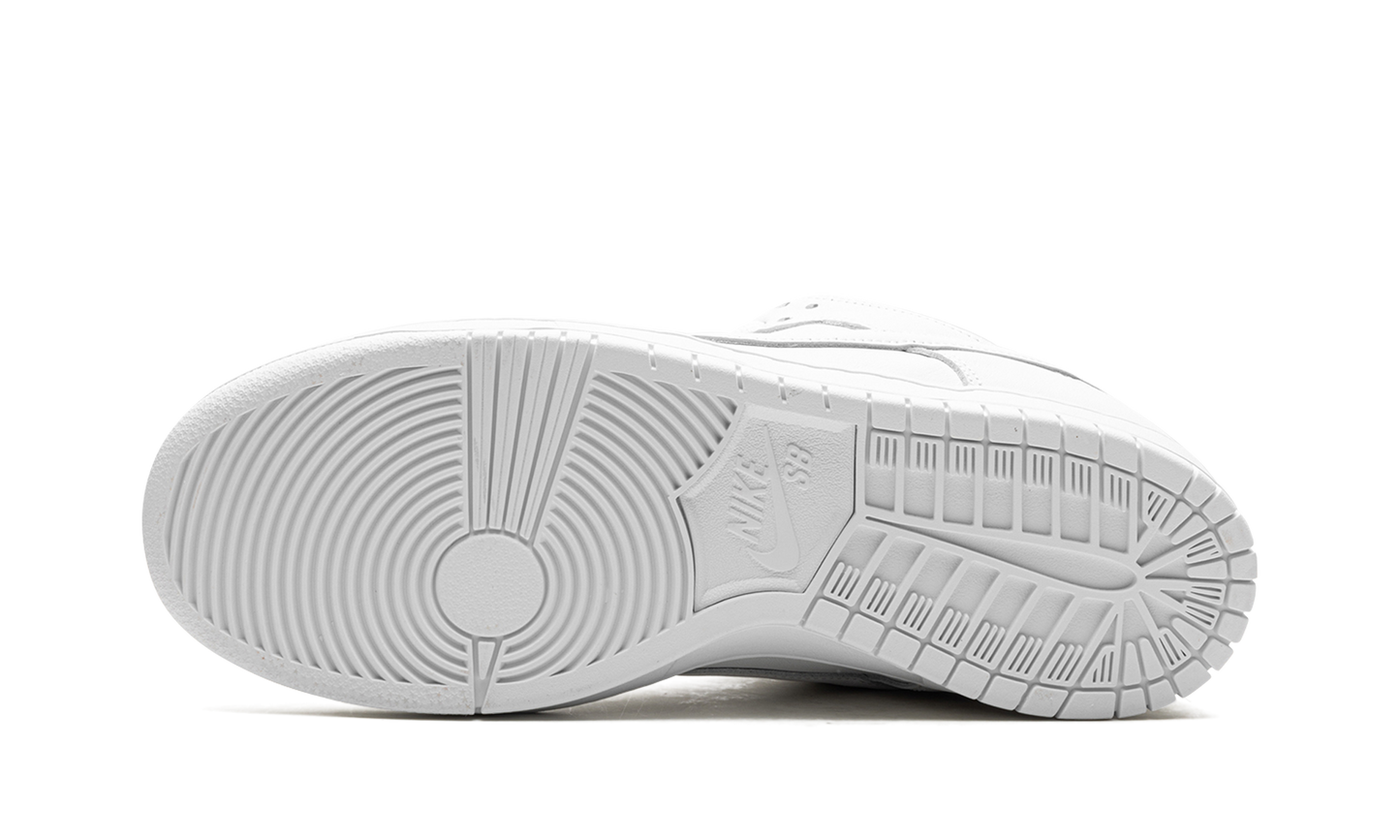 SB Dunk Low Pro "Triple White" FJ1674 100