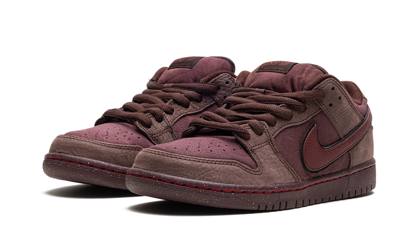 SB Dunk Low "City of Love" FN0619 600