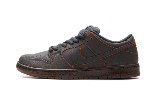 Dunk SB Low "Krampus" HV1668 001