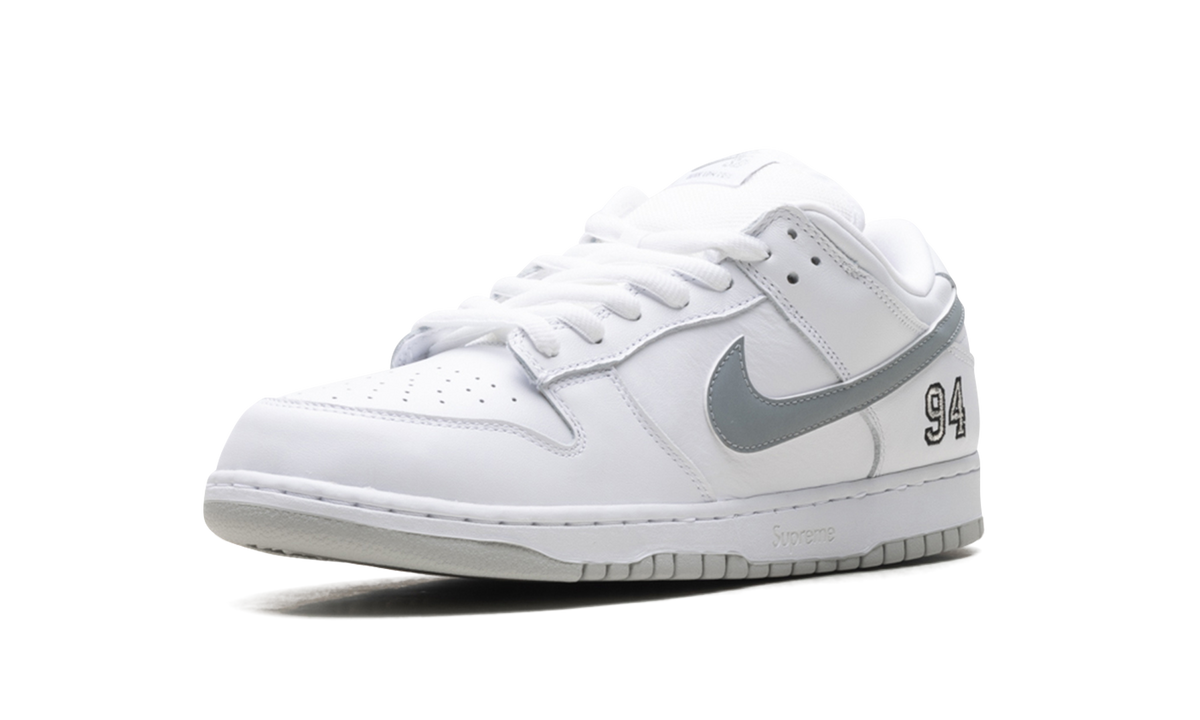SB Dunk Low "Supreme - White" HQ8487 100